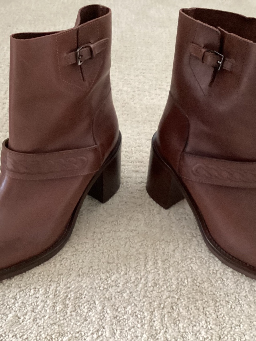 Brand New Aquatalia Women's Size 7 Leather Boots